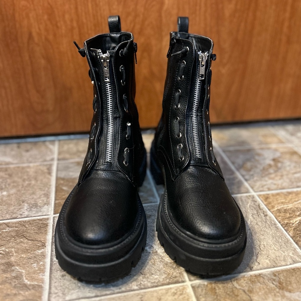 Dolce Vita Black lug sole combat style boots